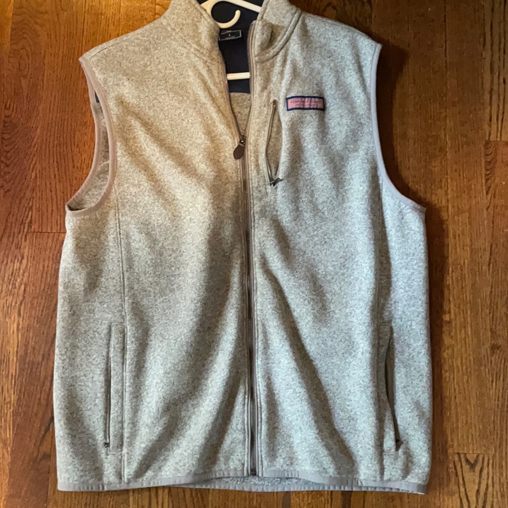 Vineyard Vines gray vest size Large
